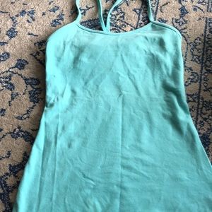 Lululemon workout tank.